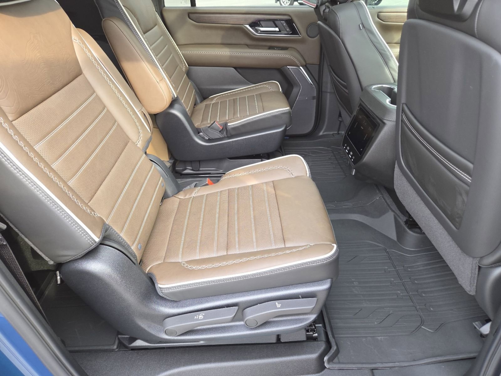 New 2026 GMC Yukon XL Denali Ultimate w/ LPO, Illumination Package AWD/4WD image 31