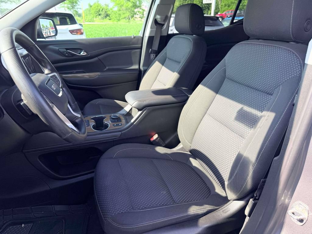 Used 2022 GMC Acadia SLE w/ Driver Convenience Package FWD image 16