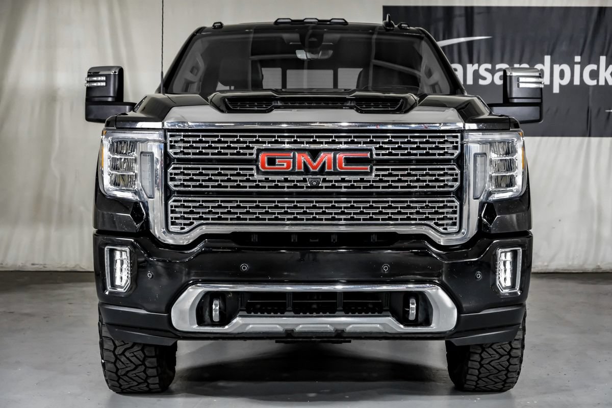 Used 2022 GMC Sierra 2500 Denali w/ Denali Black Diamond Edition AWD/4WD image 3