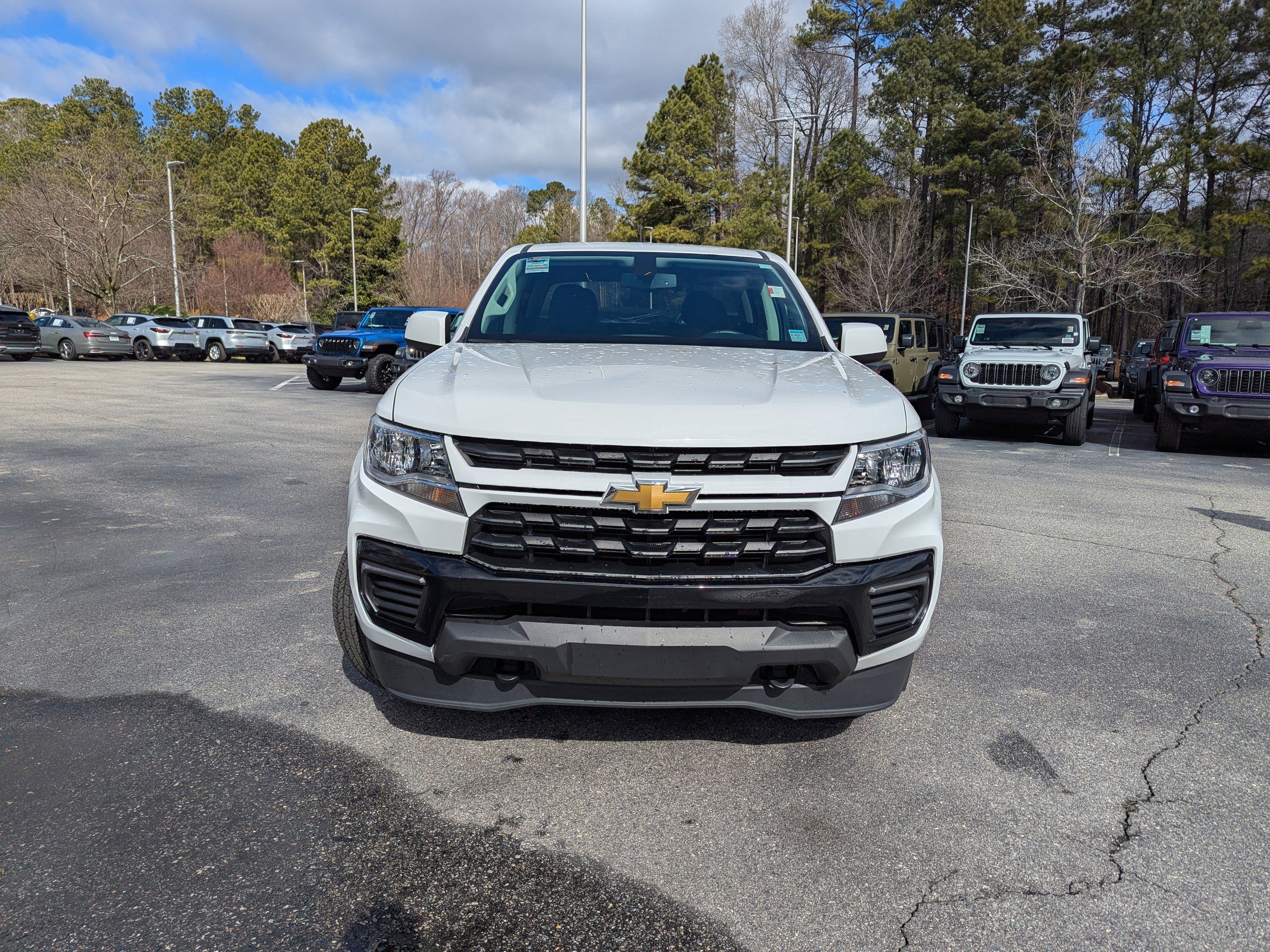 Used 2022 Chevrolet Colorado LT image 2
