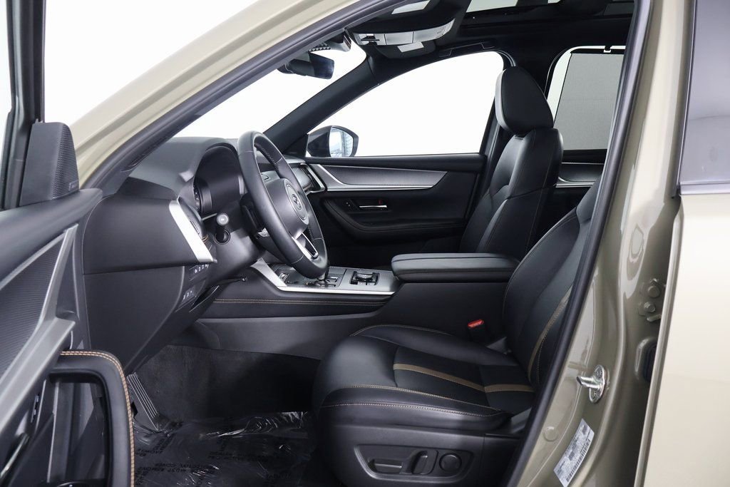 Used 2025 MAZDA CX-70 Plug-In Hybrid w/ Premium Plus image 11