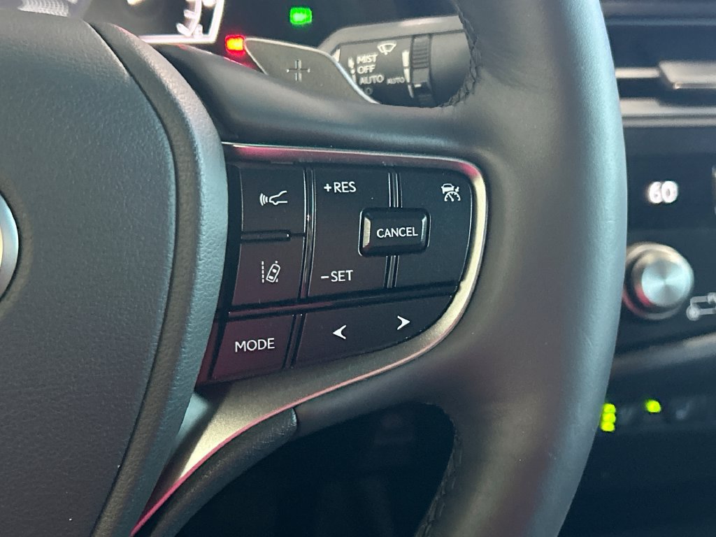 Used 2023 Lexus ES 300h w/ Premium Package FWD image 33