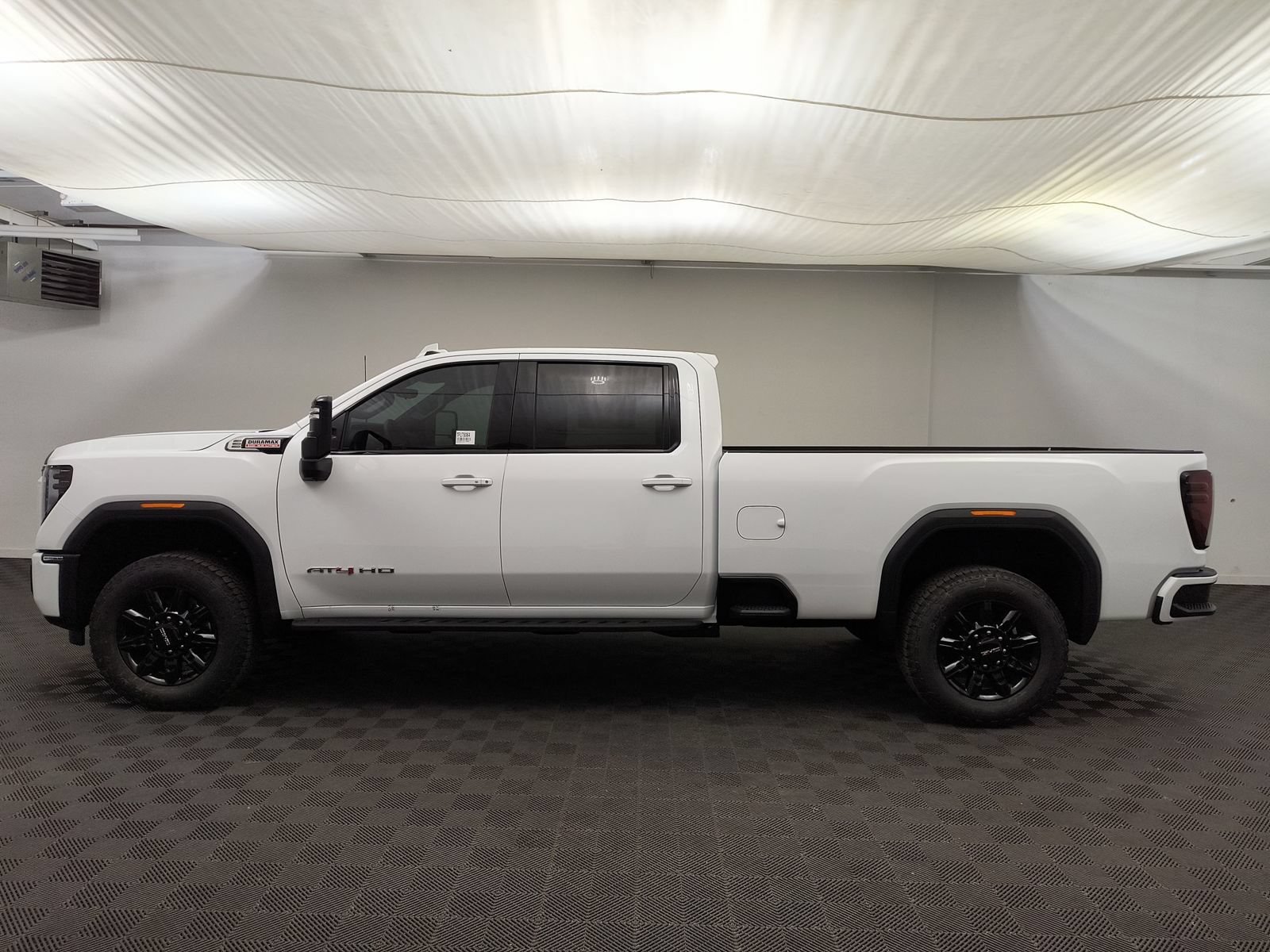 New 2026 GMC Sierra 2500 AT4 w/ AT4 Premium Plus Package AWD/4WD image 2