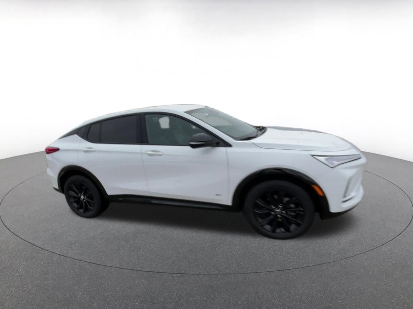 Used 2025 Buick Envista Sport Touring video 2