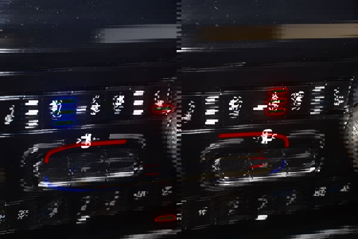 Used 2023 Jeep Grand Cherokee Summit image 8