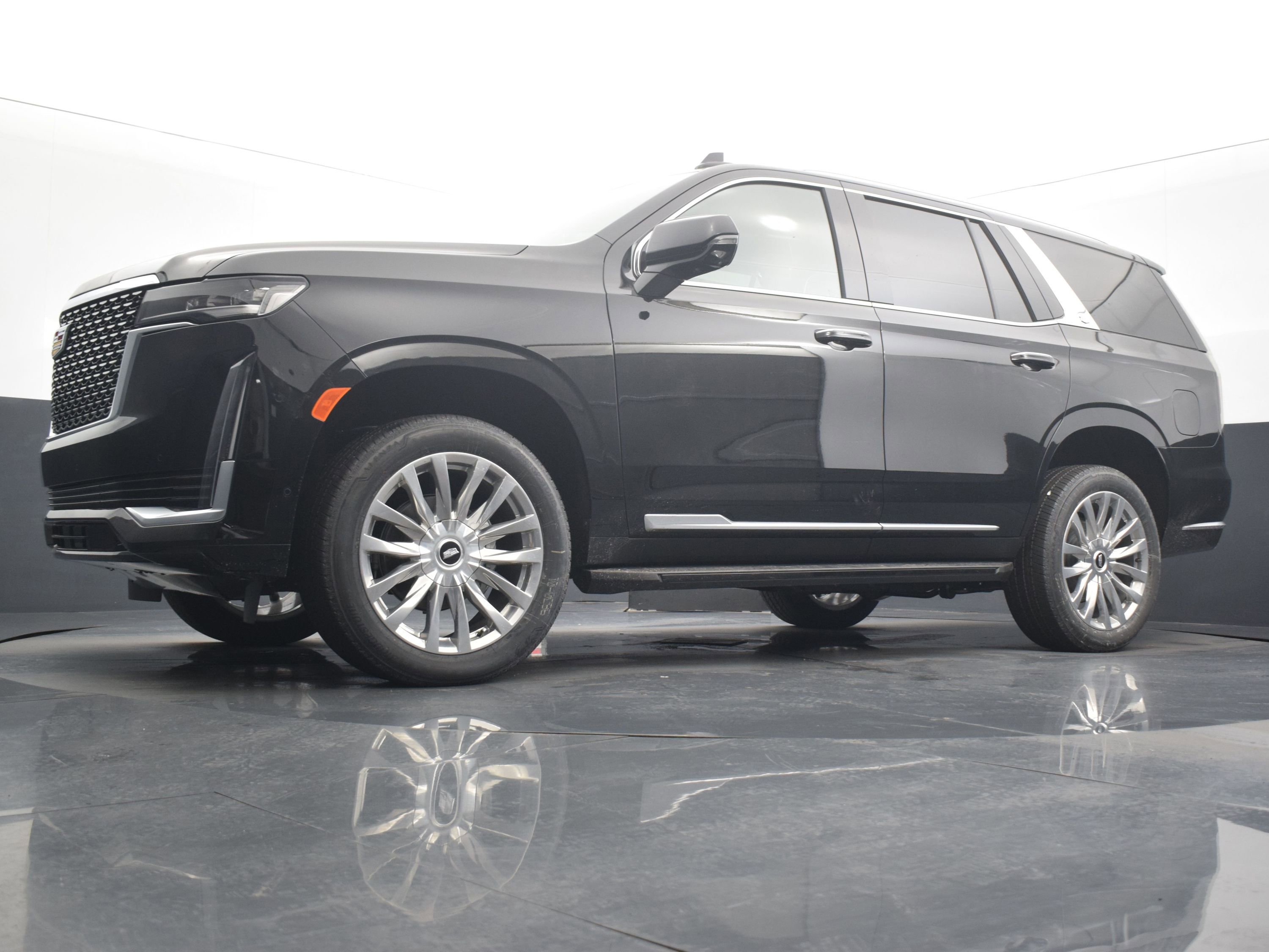 Used 2024 Cadillac Escalade Premium Luxury image 15