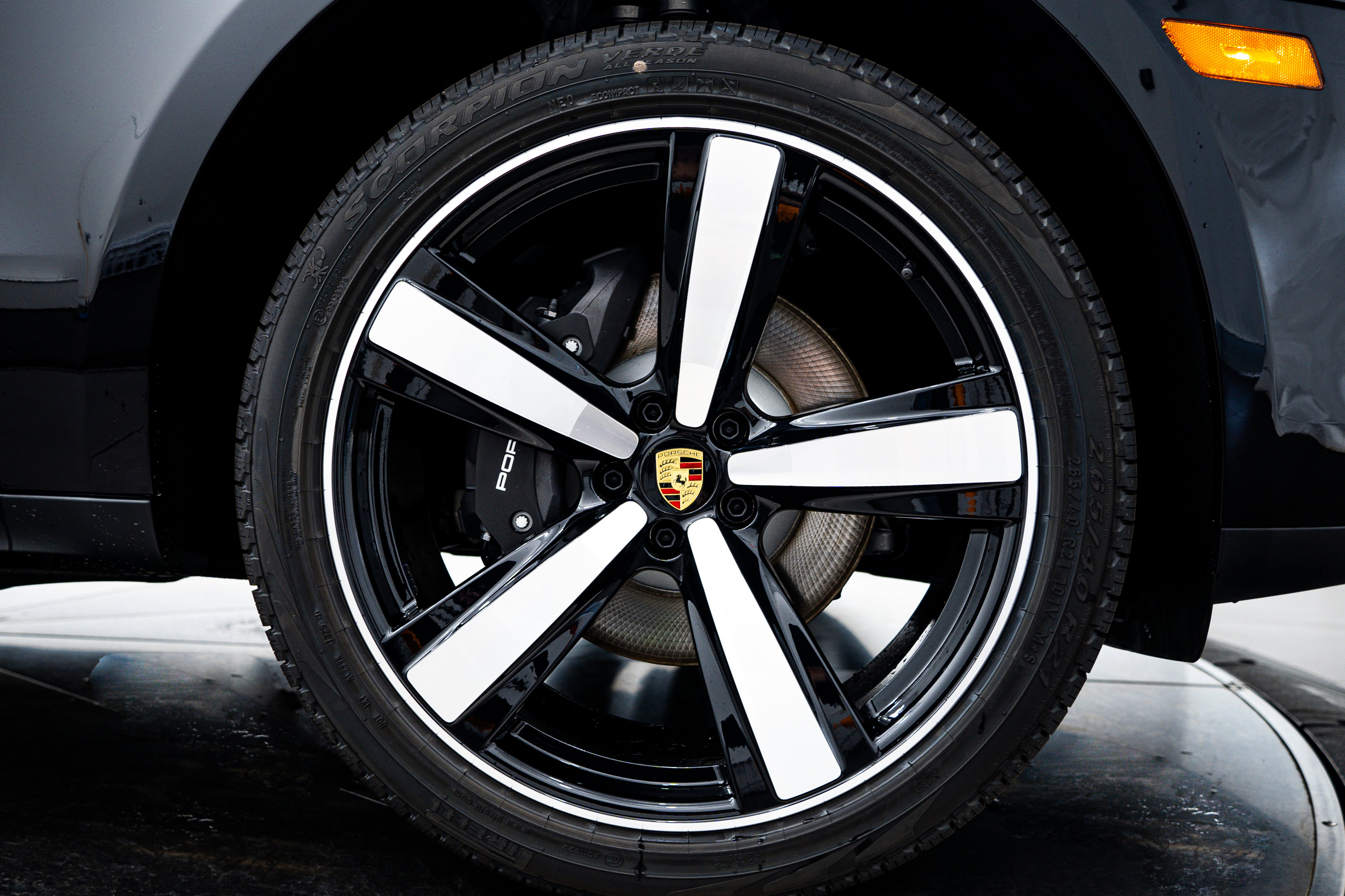 New 2025 Porsche Macan image 11