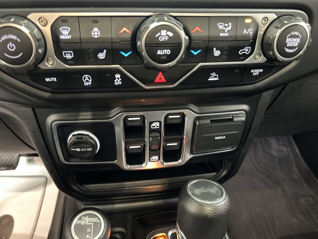 Used 2023 Jeep Wrangler Unlimited Sport AWD/4WD image 16
