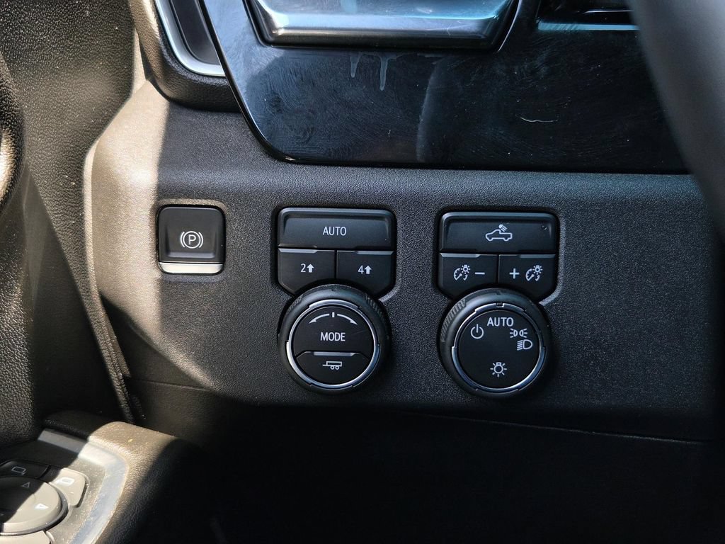 Used 2023 Chevrolet Silverado 1500 LT AWD/4WD image 20