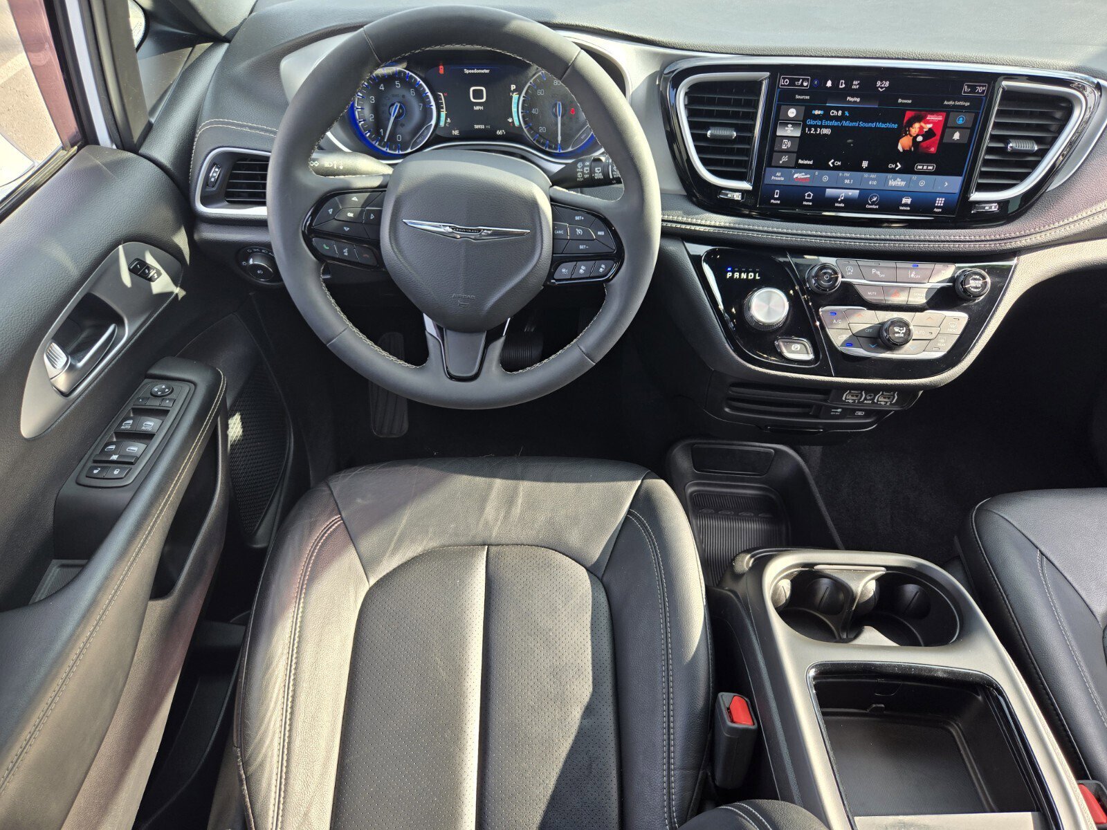 Used 2022 Chrysler Pacifica Touring-L w/ S Appearance Package image 13