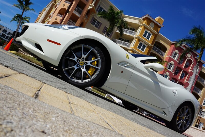 Used 2014 Ferrari California RWD image 56