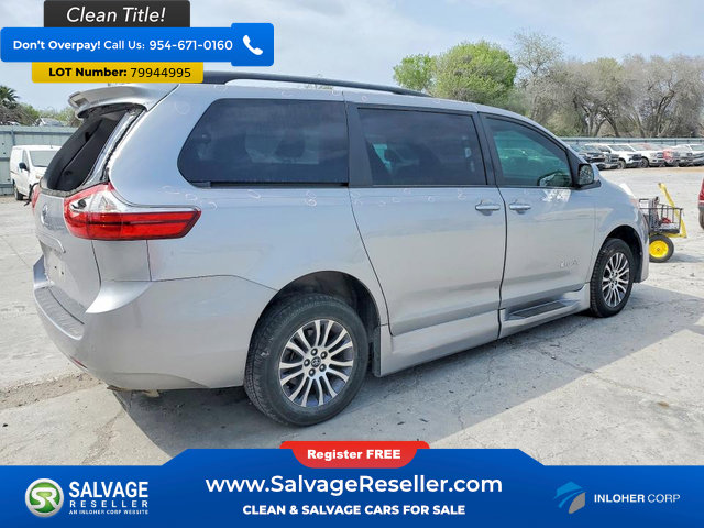 Used 2018 Toyota Sienna XLE Premium image 4
