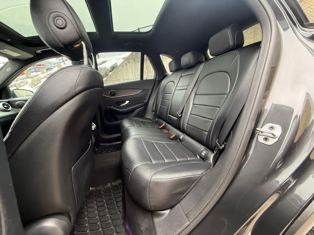 Used 2022 Mercedes-Benz GLC 300 4MATIC image 19