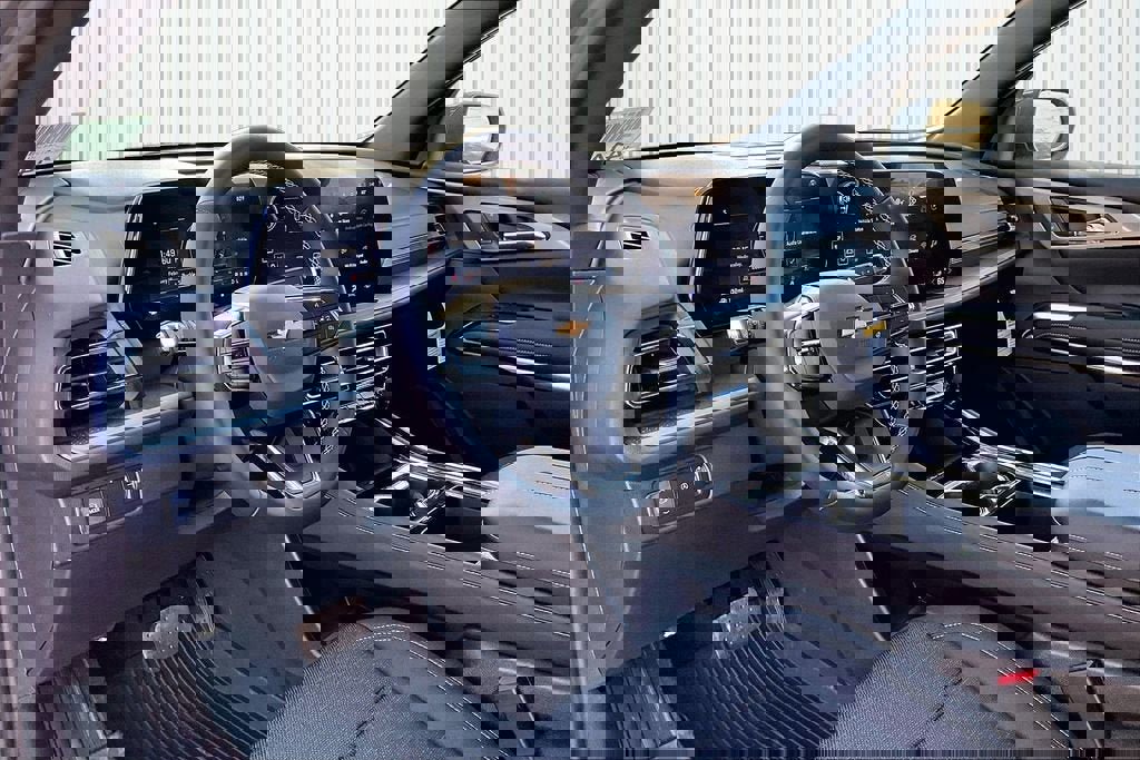 New 2026 Chevrolet Traverse LT w/ Driver Confidence Package image 3