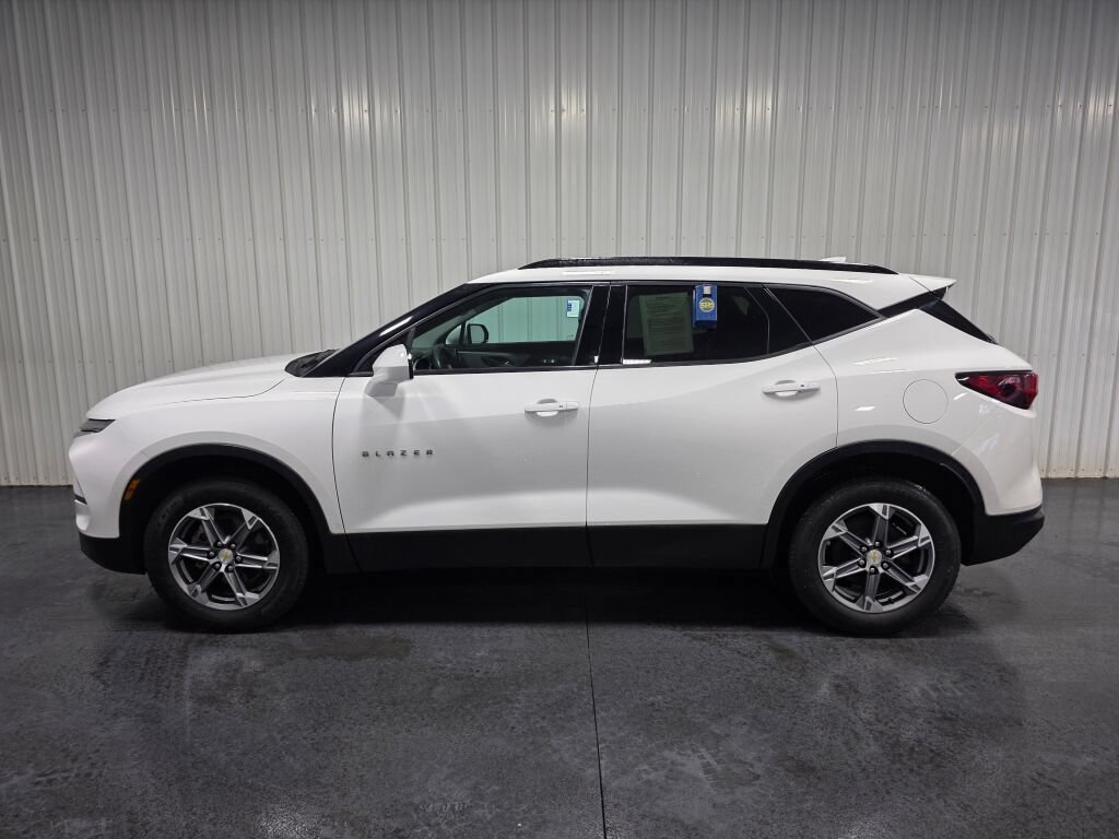 Used 2023 Chevrolet Blazer LT w/ Convenience Package AWD/4WD image 4