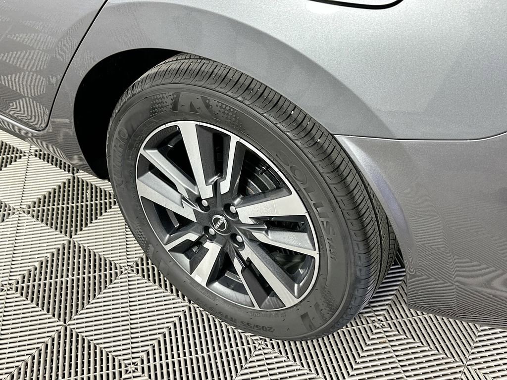 Certified 2025 Nissan Versa SV FWD image 36