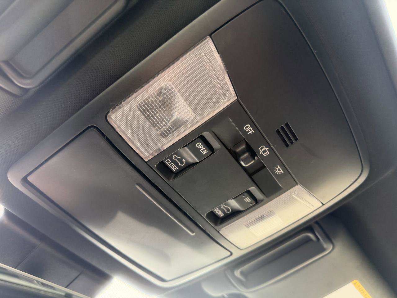 Used 2018 Toyota RAV4 SE w/ Power Extra Value Package AWD/4WD image 12