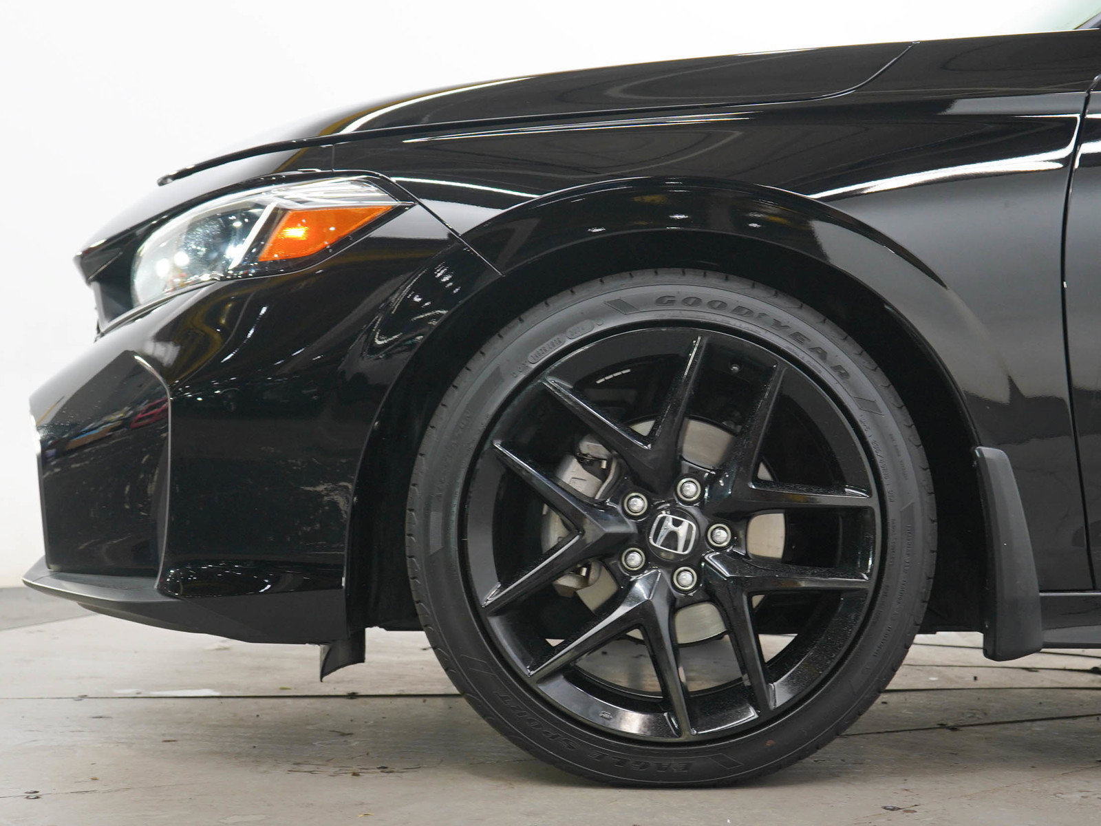 Used 2025 Honda Civic Sport image 25