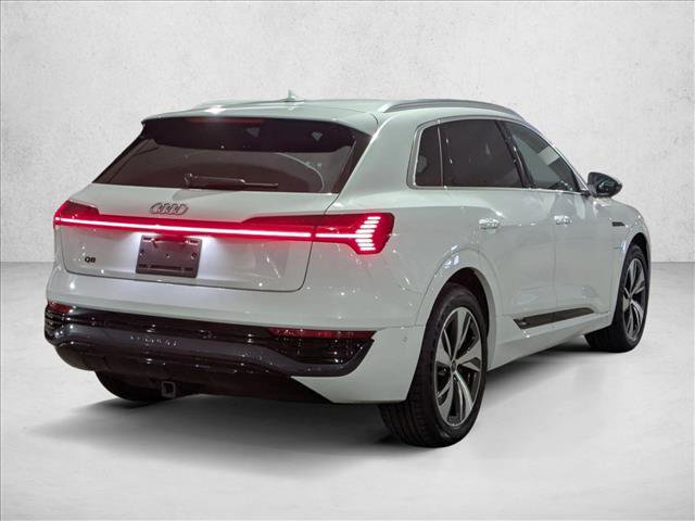 Used 2024 Audi Q8 e-tron Premium Plus w/ Premium Plus Package image 5