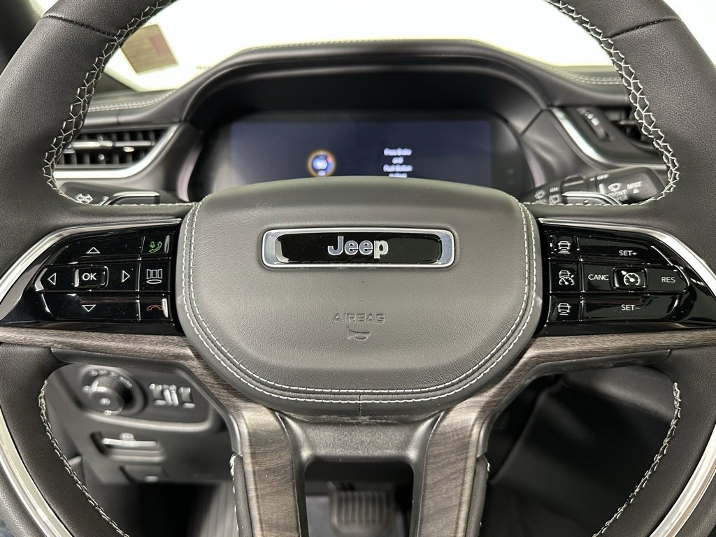 New 2025 Jeep Grand Cherokee Overland image 3