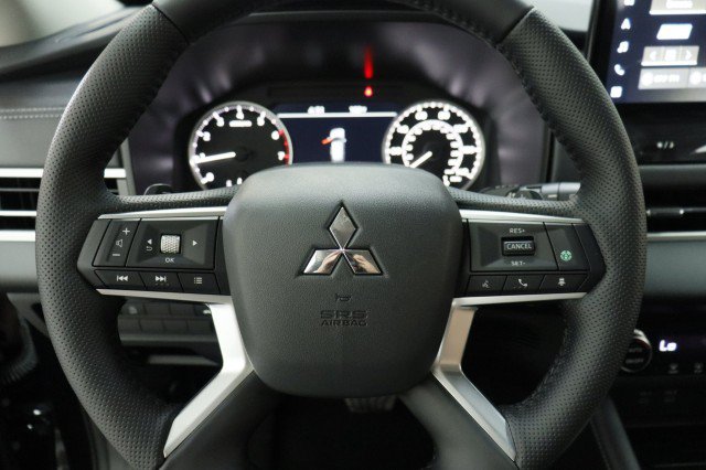 New 2026 Mitsubishi Outlander SE FWD image 8