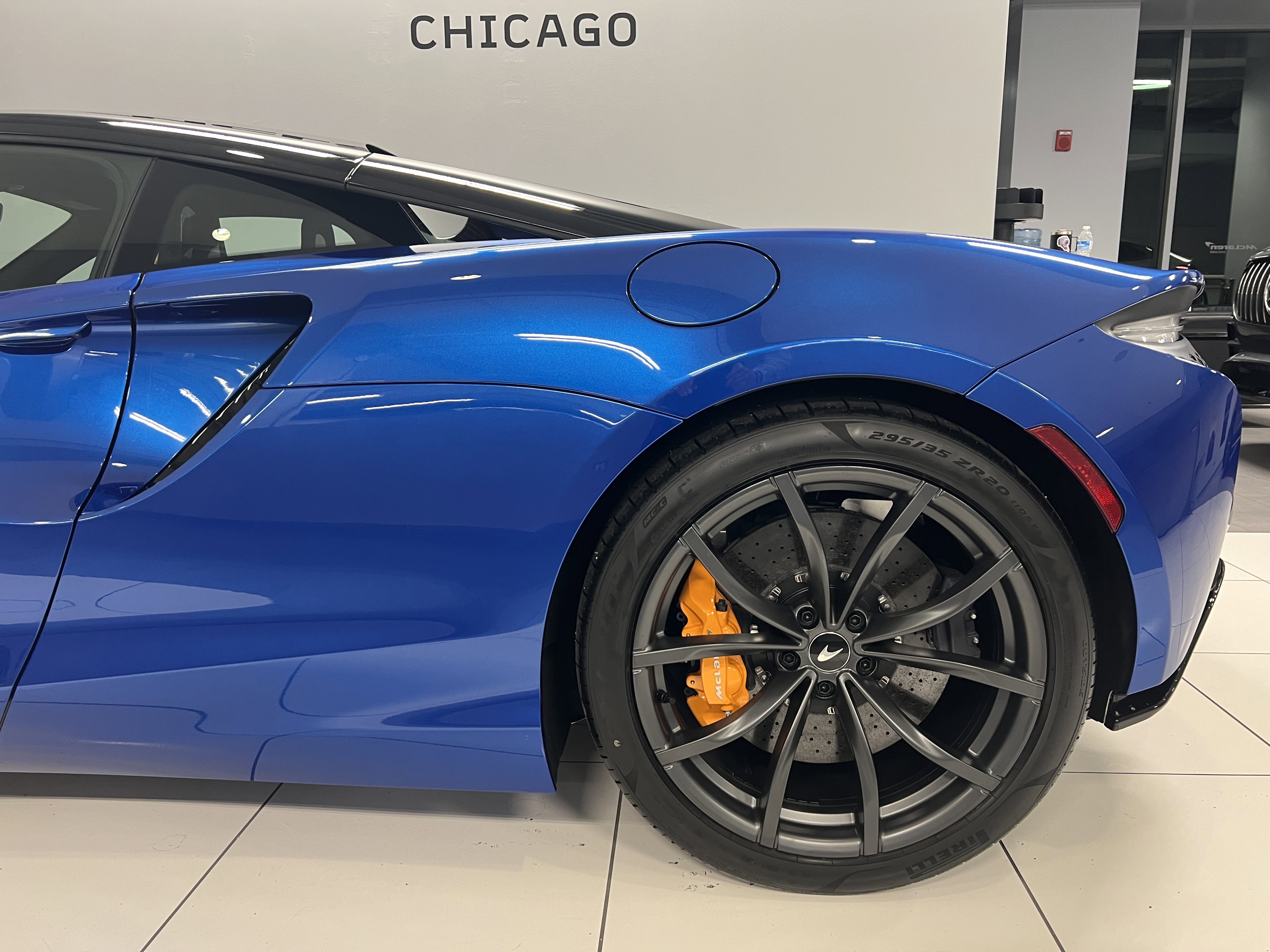 Used 2024 McLaren Artura image 14