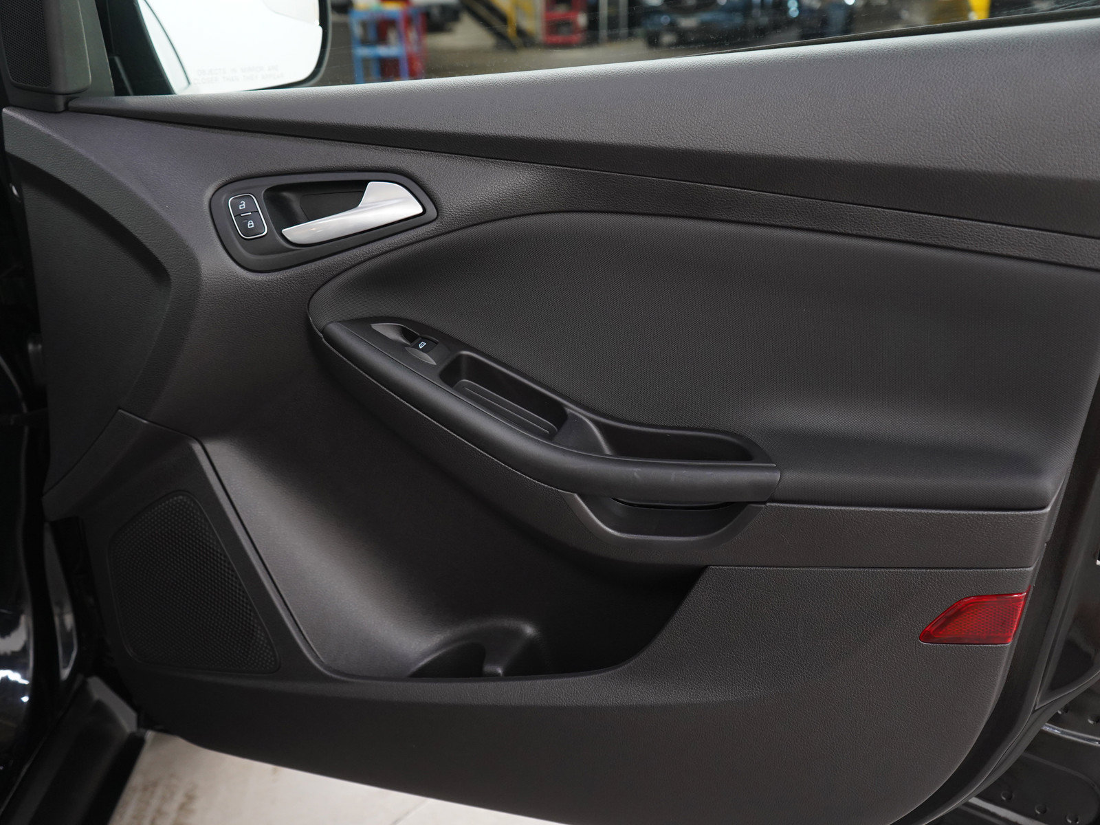 Used 2015 Ford Focus SE FWD image 9