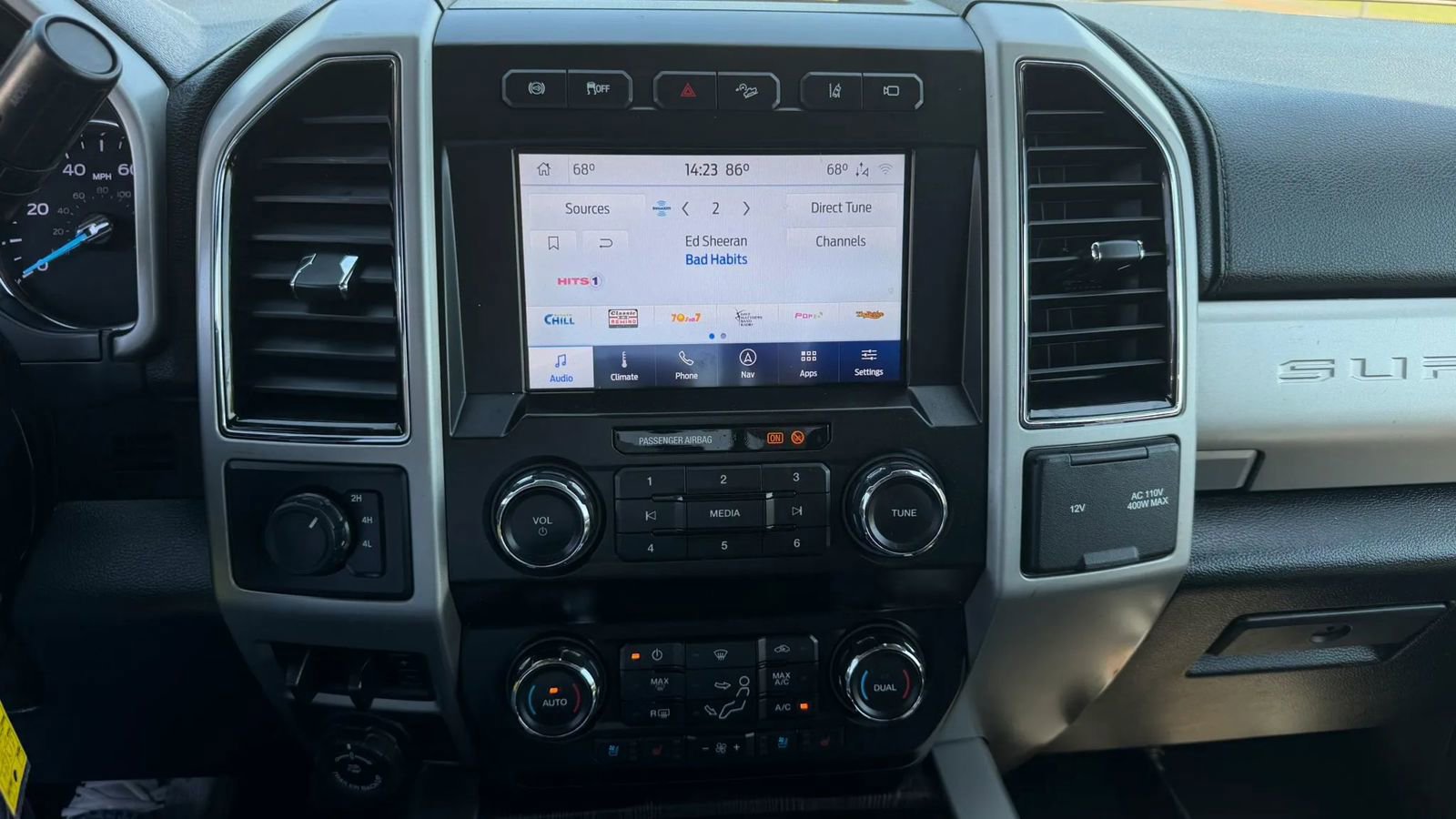 Used 2020 Ford F350 Lariat w/ Lariat Value Package AWD/4WD image 11