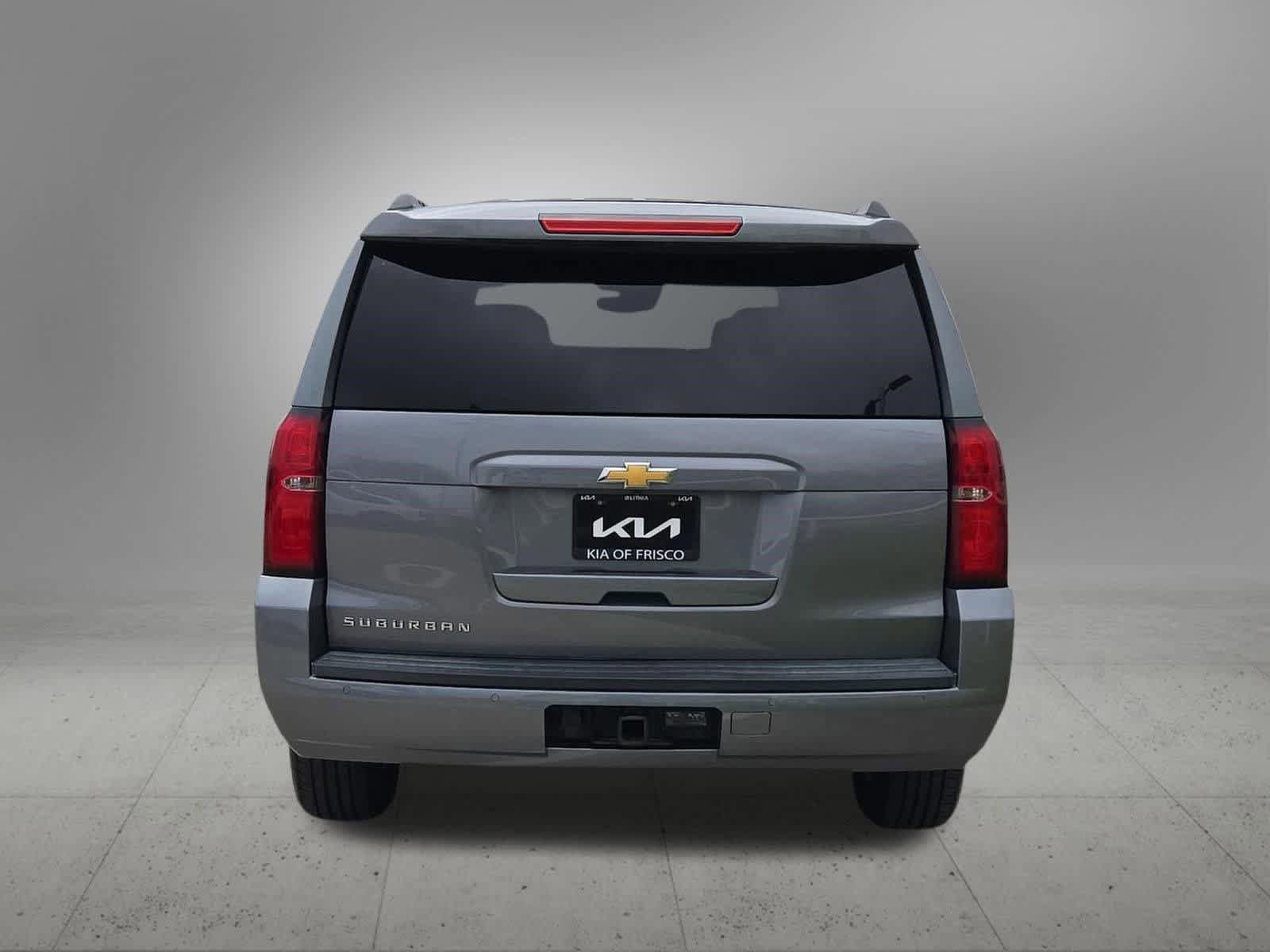 Used 2019 Chevrolet Suburban LT RWD image 5