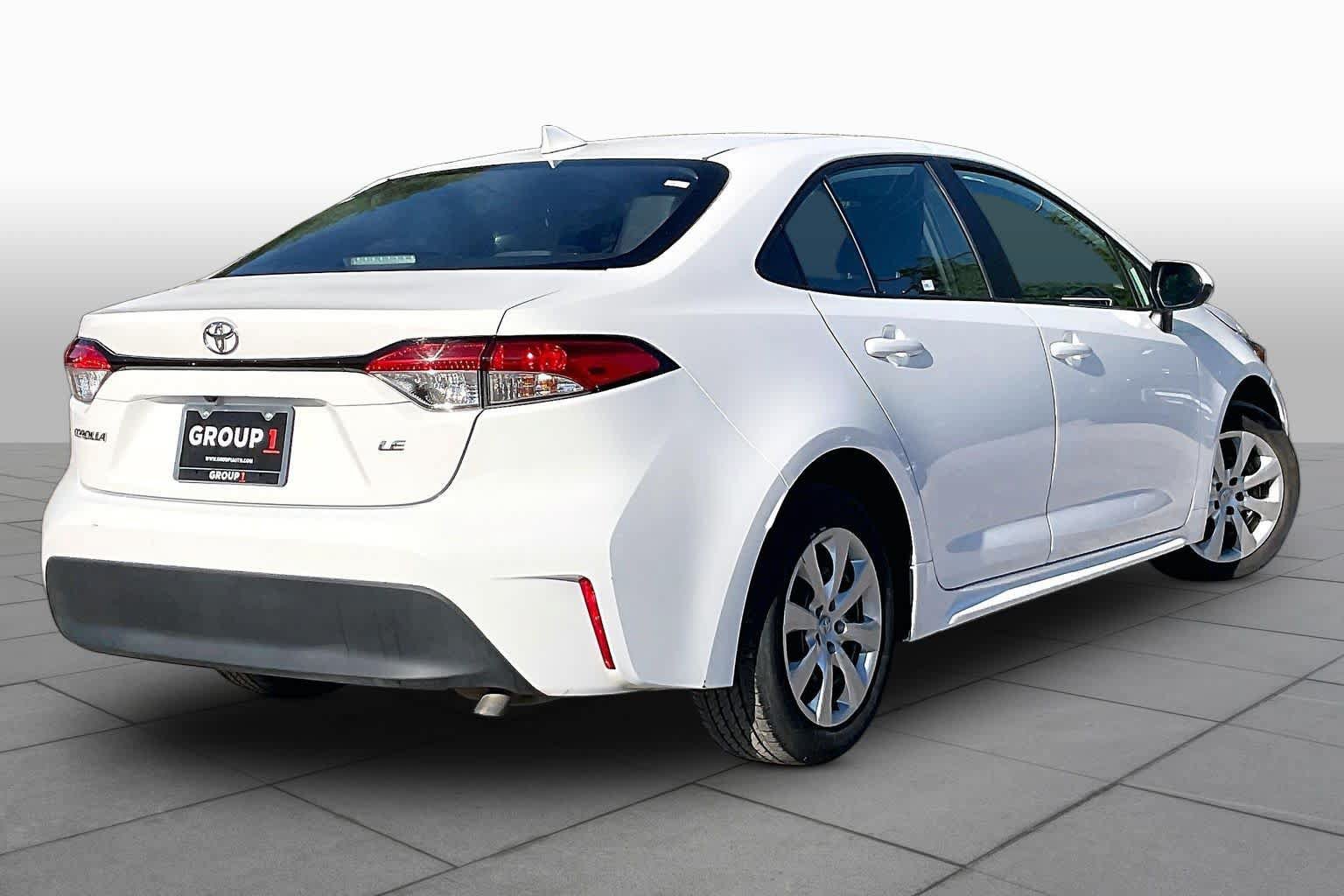 Used 2025 Toyota Corolla LE FWD image 13