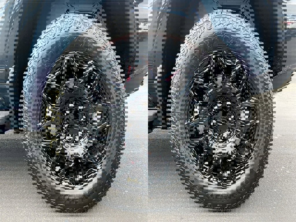 New 2025 GMC Hummer EV 2X image 26