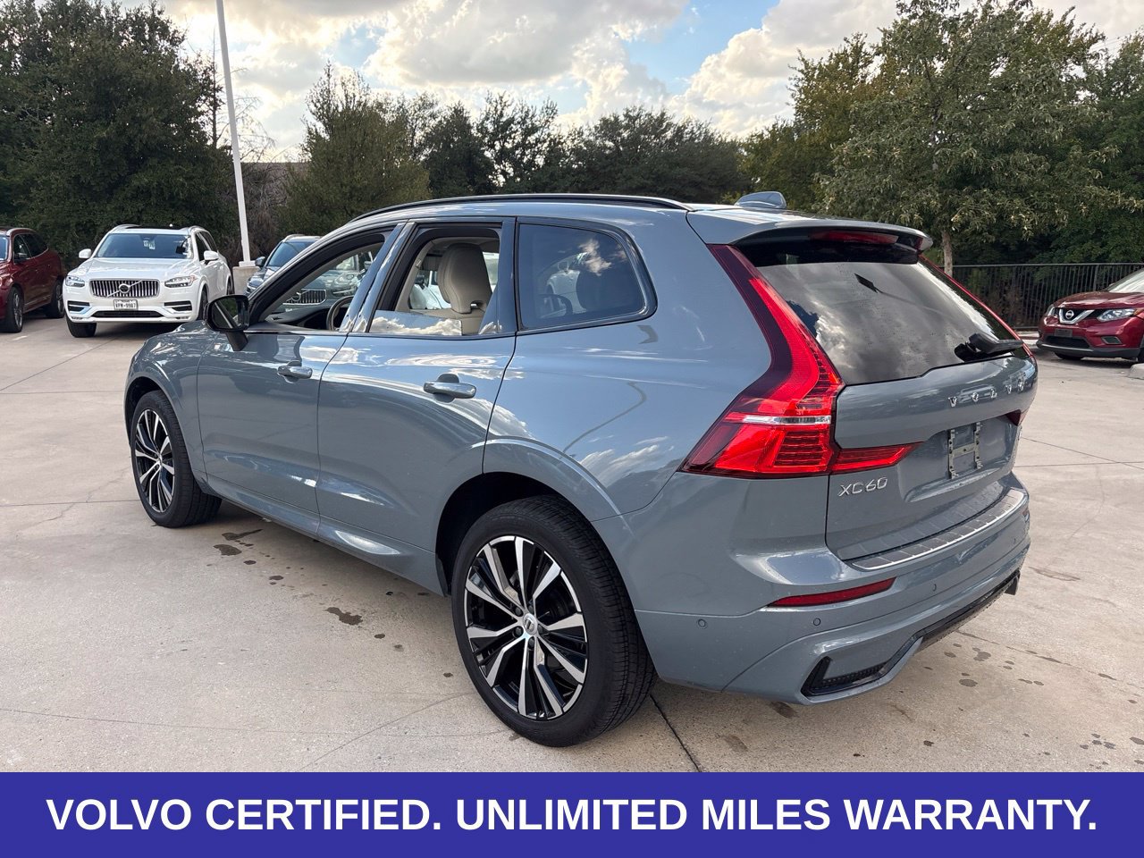 Certified 2024 Volvo XC60 B5 Plus w/ Protection Package Premier AWD/4WD image 10