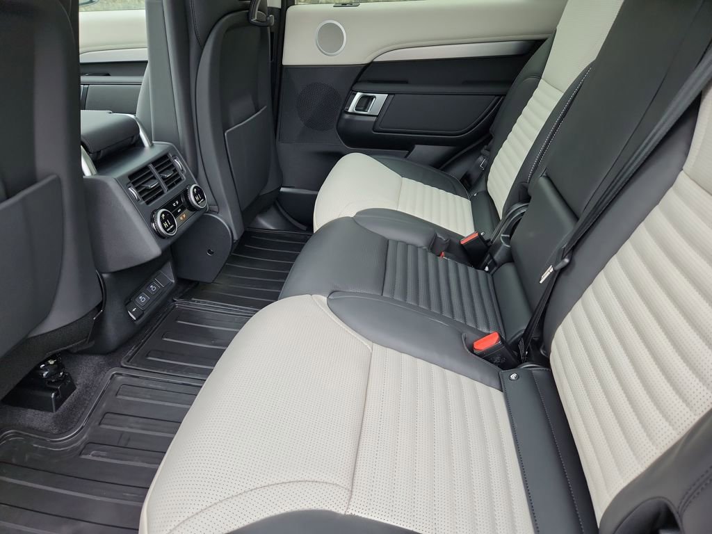 New 2026 Land Rover Discovery Limited Edition AWD/4WD image 5