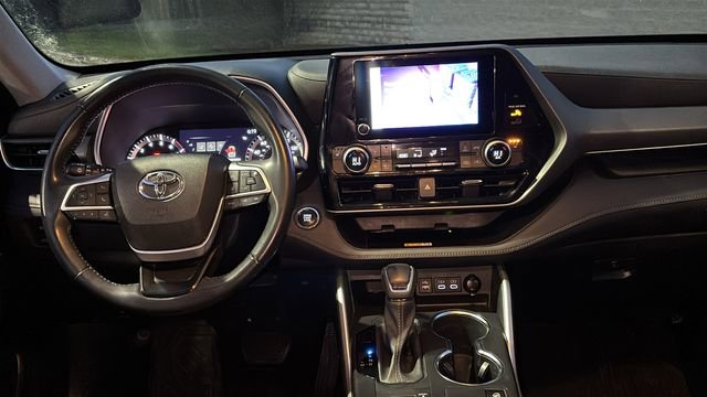 Used 2023 Toyota Highlander XLE w/ Protection Package #3 (TMS) image 6