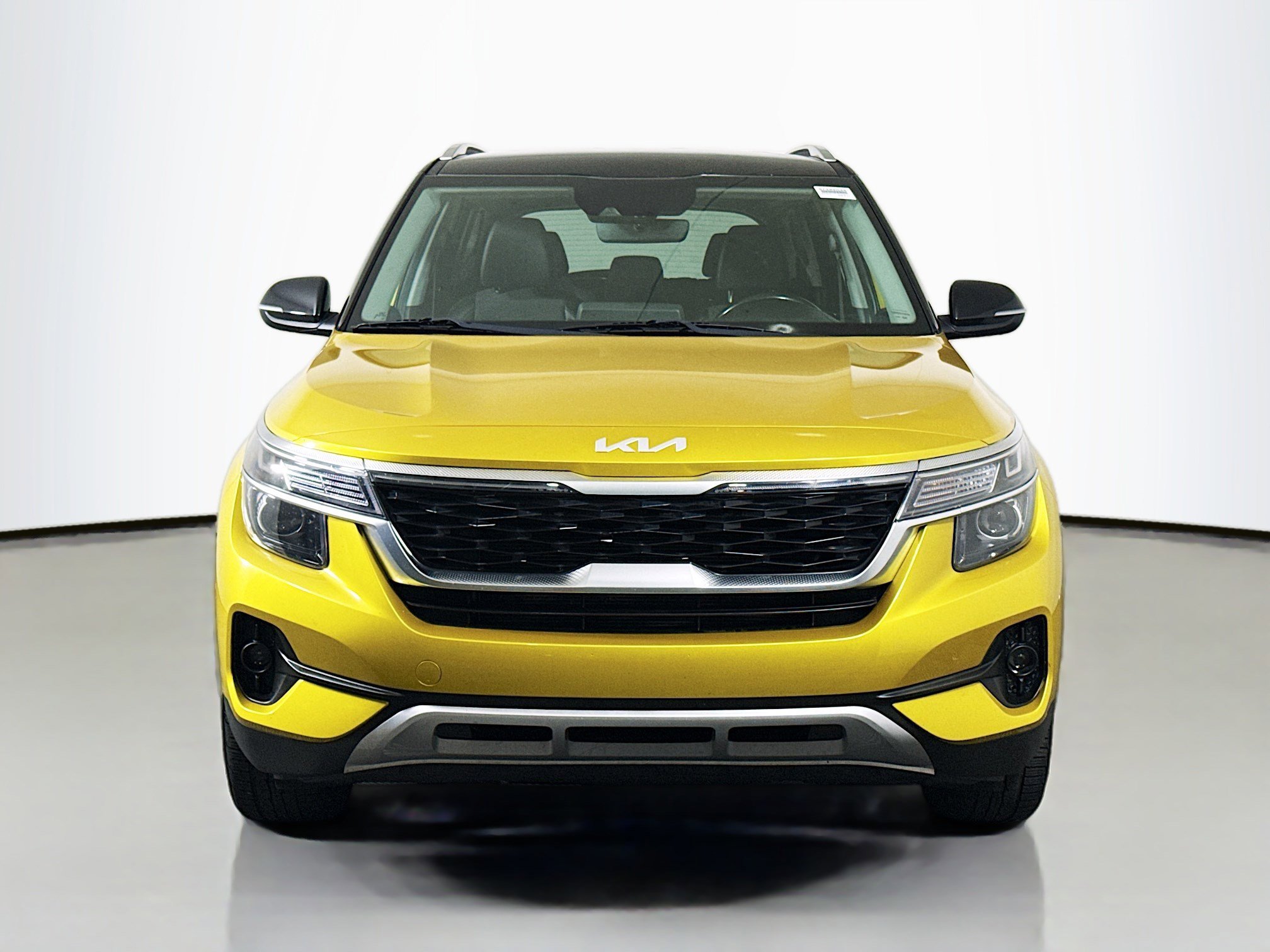 Used 2023 Kia Seltos S FWD image 2