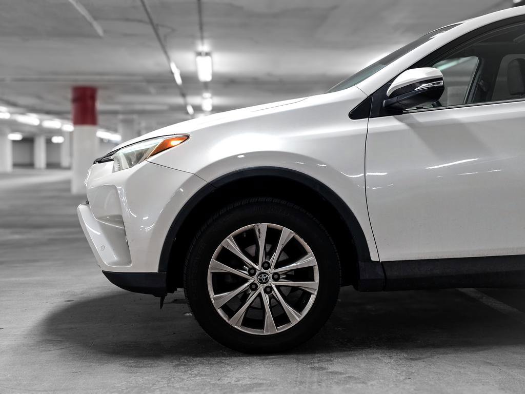 Used 2016 Toyota RAV4 Limited image 16