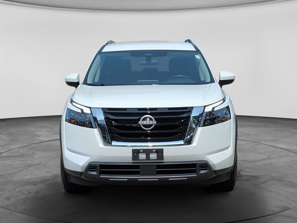 Used 2025 Nissan Pathfinder SV AWD/4WD image 2