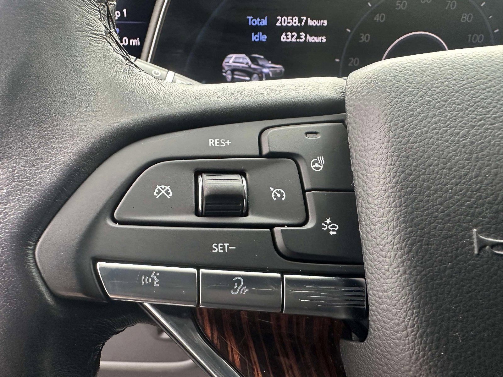 Used 2022 Cadillac Escalade Premium Luxury w/ LPO, Illumination Package image 18