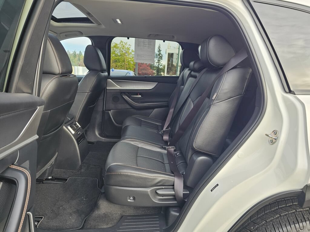 Certified 2024 MAZDA CX-90 Plug-In Hybrid w/ Preferred AWD/4WD image 27