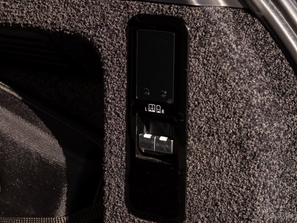 Used 2023 Land Rover Range Rover SE image 31