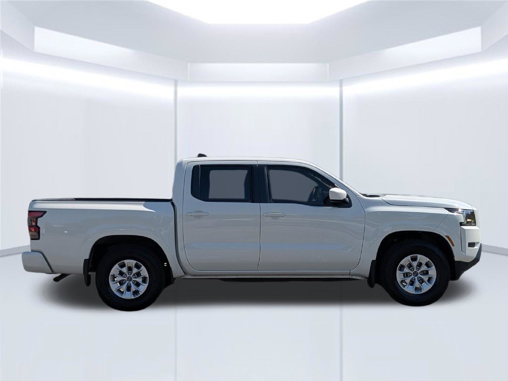 Certified 2024 Nissan Frontier SV w/ Tow Package RWD image 9