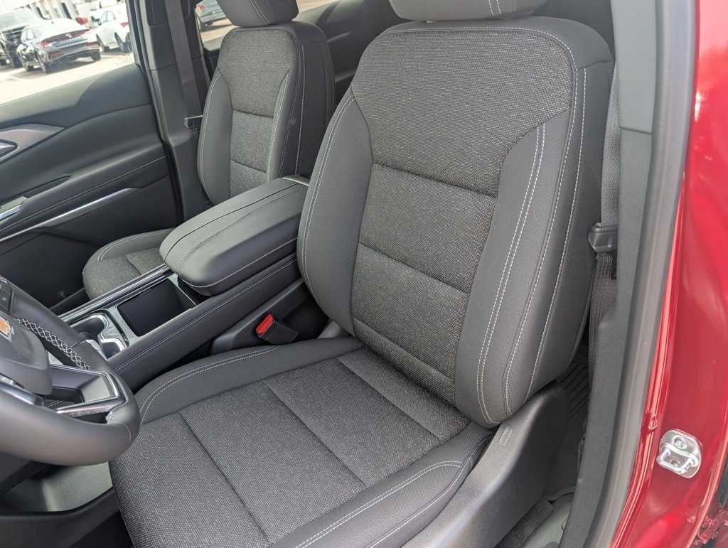 New 2025 Chevrolet Traverse LT w/ Sun and Wheel Package image 9