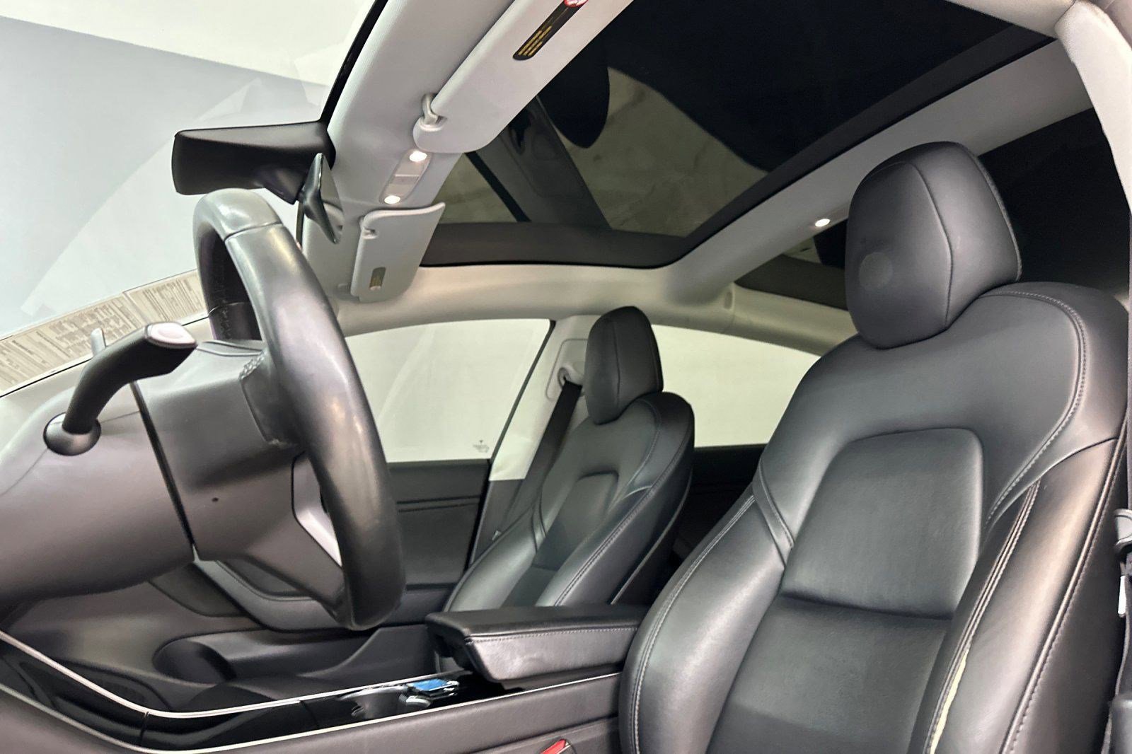 Used 2018 Tesla Model 3 Mid Range RWD image 15