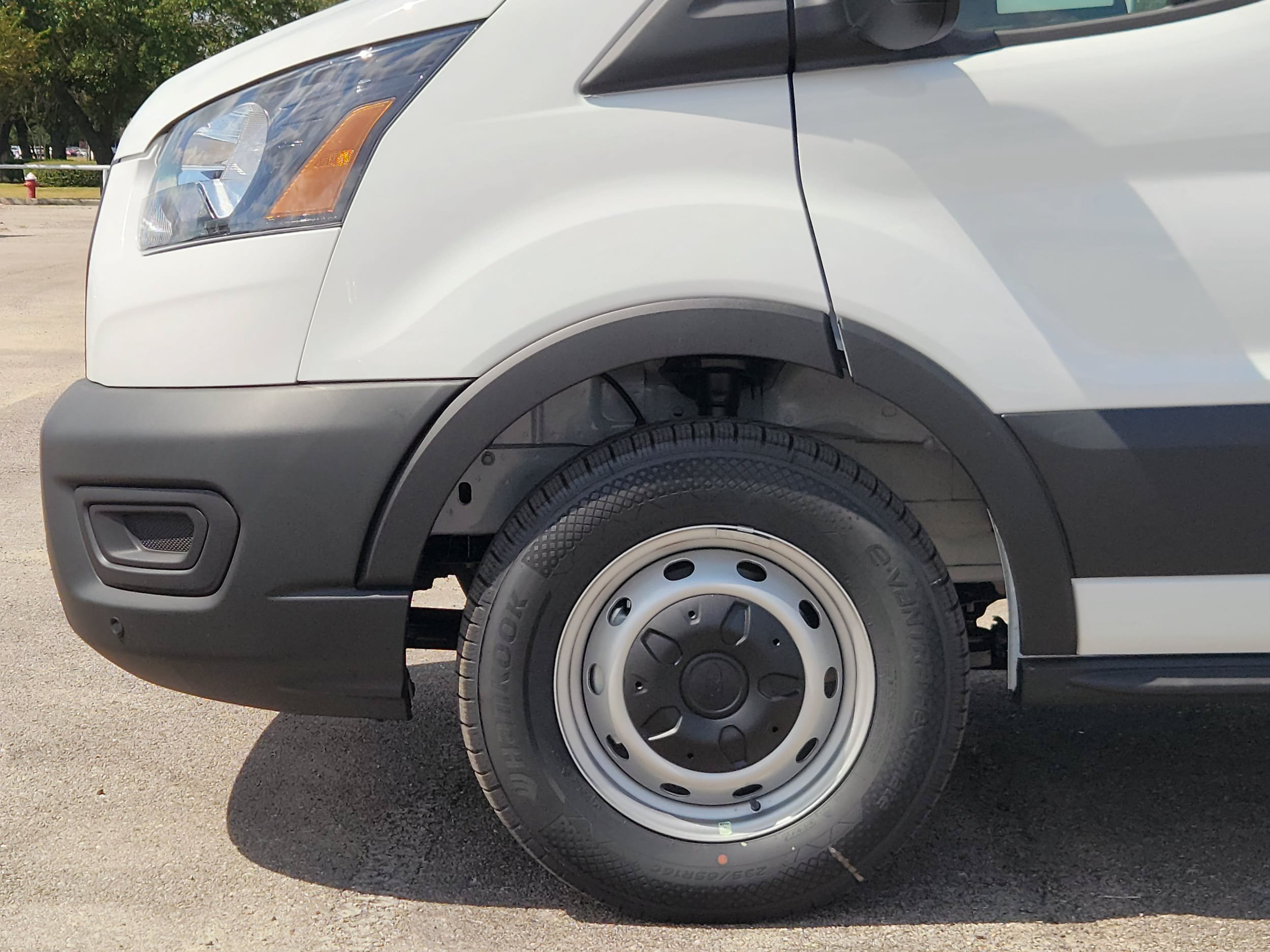 New 2027 Ford Transit 150 Low Roof w/ Load Area Protection Package RWD image 5