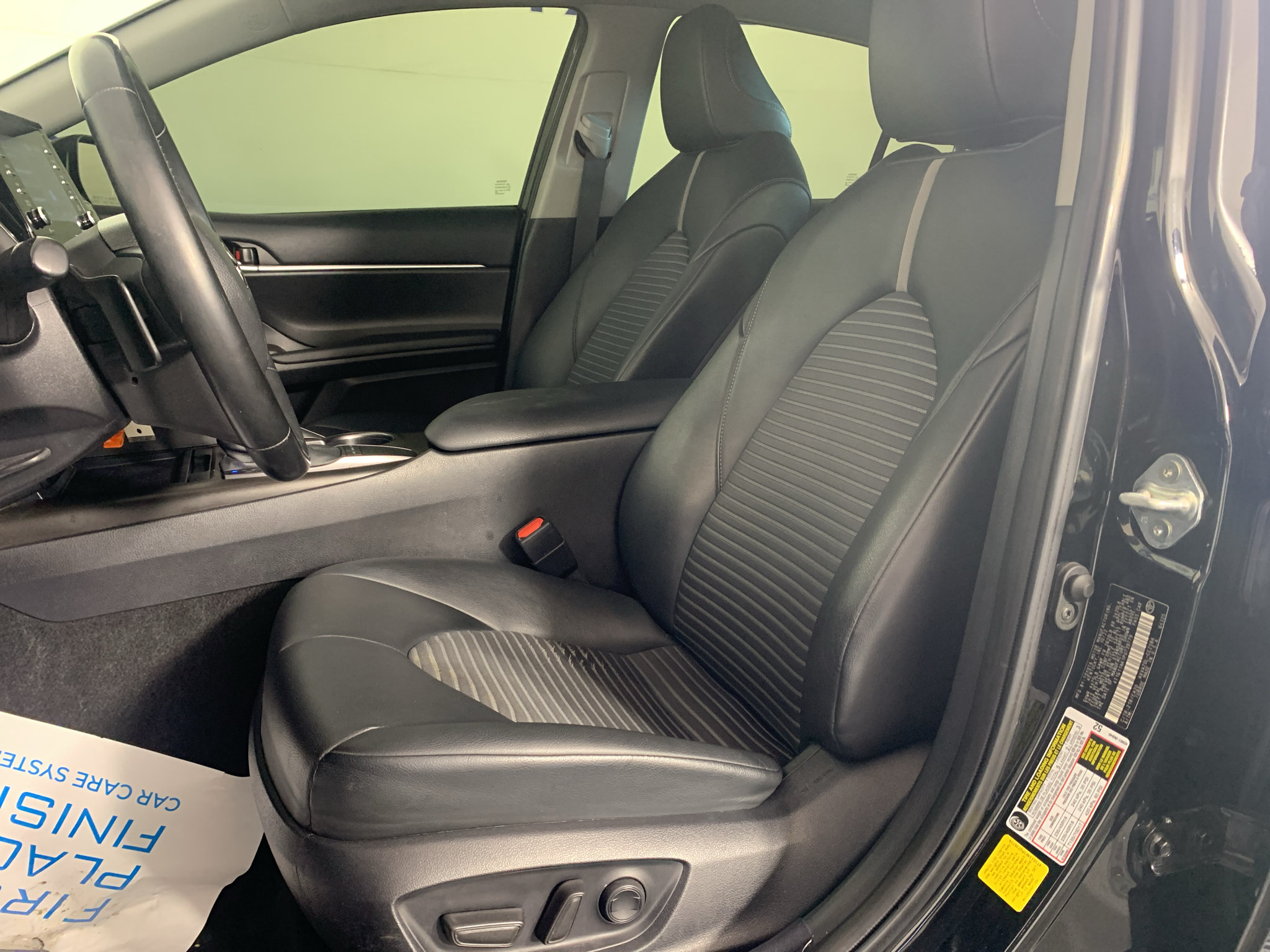 Used 2023 Toyota Camry SE FWD image 15