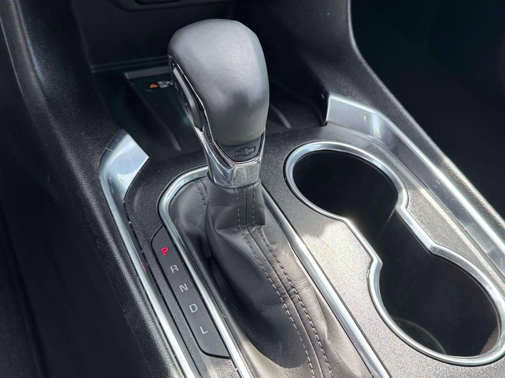 Used 2023 Chevrolet Traverse LT w/ LT Premium Package AWD/4WD image 27