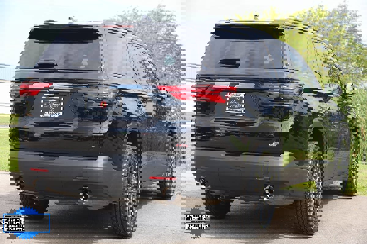 Used 2023 Chevrolet Traverse RS w/ LPO, Floor Liner Package image 3