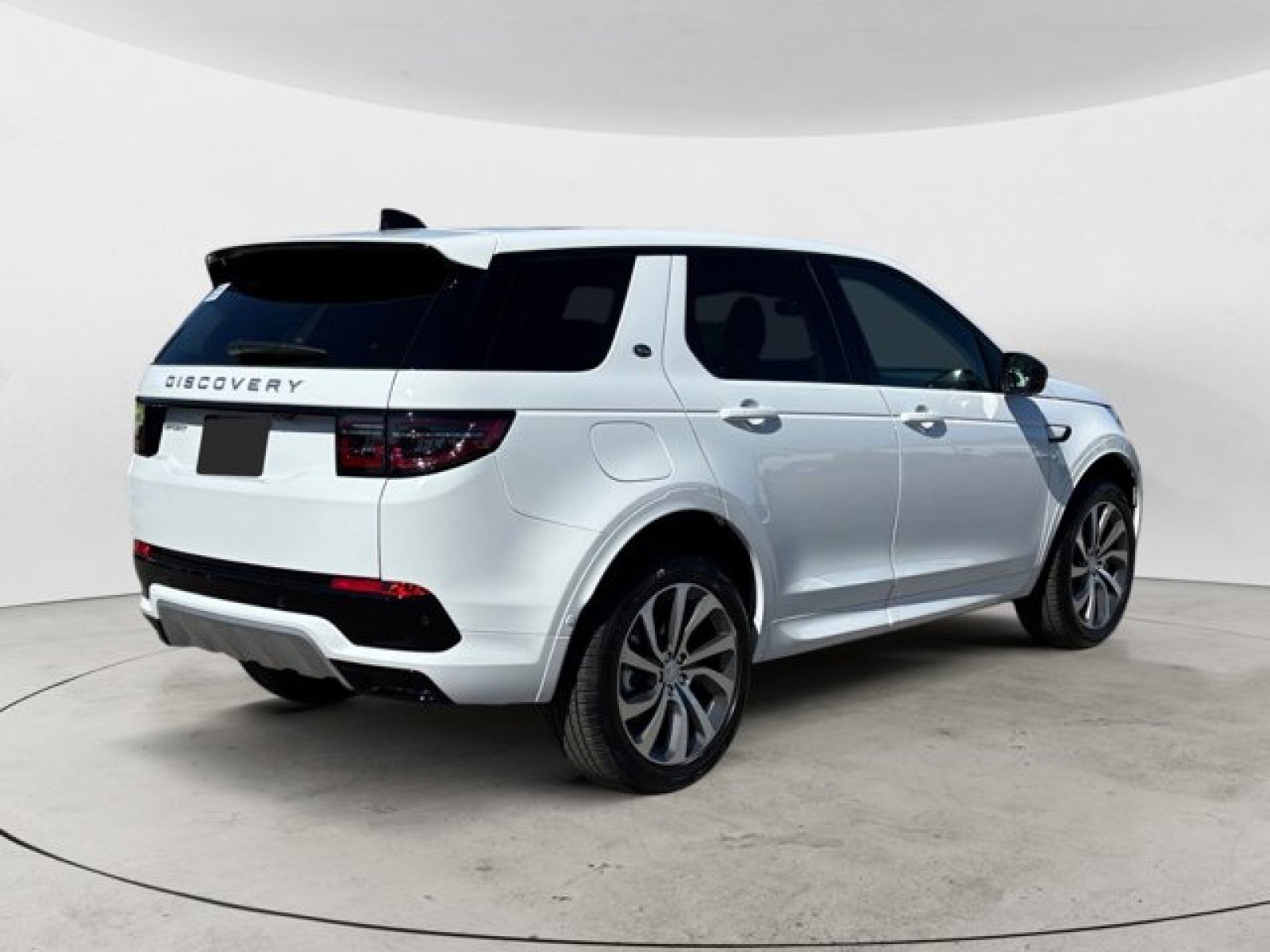 Used 2025 Land Rover Discovery Sport S image 4