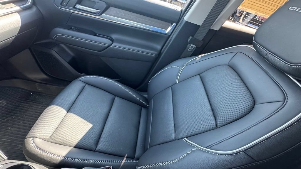 Used 2026 GMC Terrain Denali AWD/4WD image 23