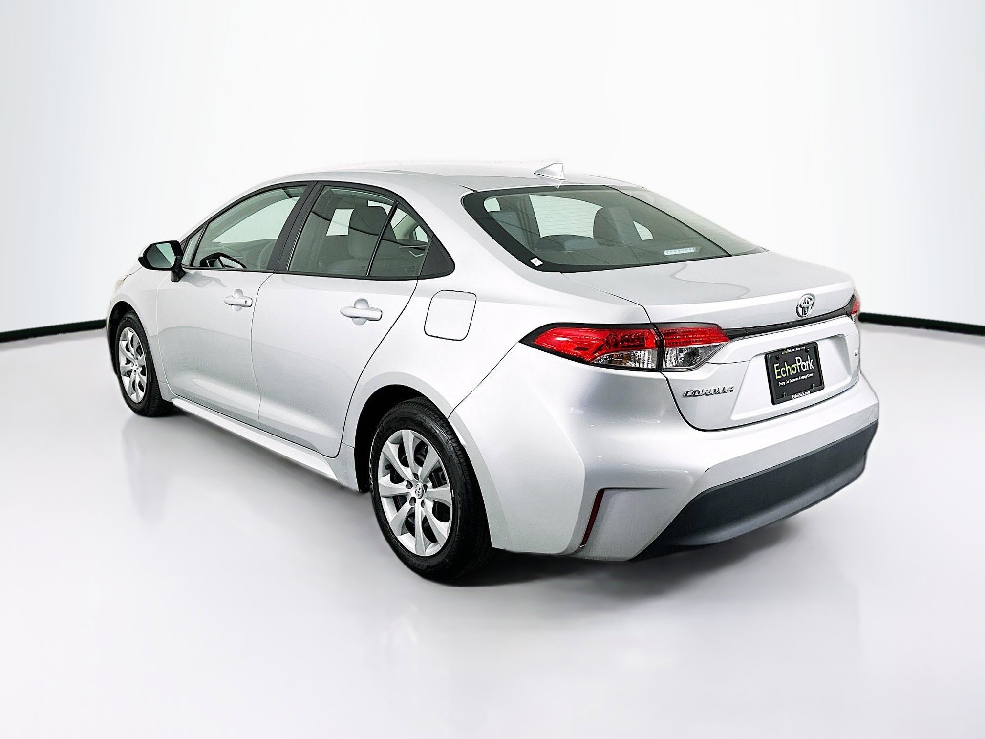 Used 2025 Toyota Corolla LE image 5